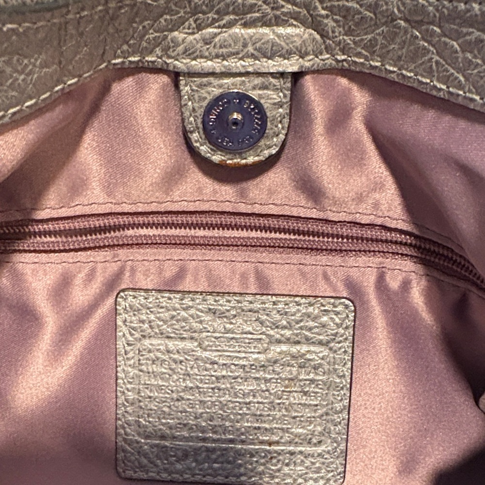 GORGEOUS COACH HANDBAG - Picture 9 of 12